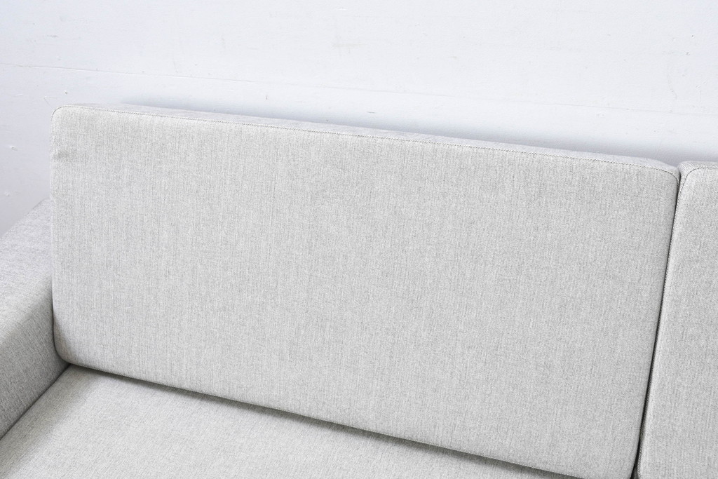  中古　BoConcept(ボーコンセプト)　Anders Norgaard(アンダース・ノルガード)デザイン　I.D.V.2(アイディーヴィーツー)　快適な座り心地と高級感ある空間を演出してくれる2.5人掛けソファ(2.5P、アームソファ、北欧)(定価約22万円)(R-081784)