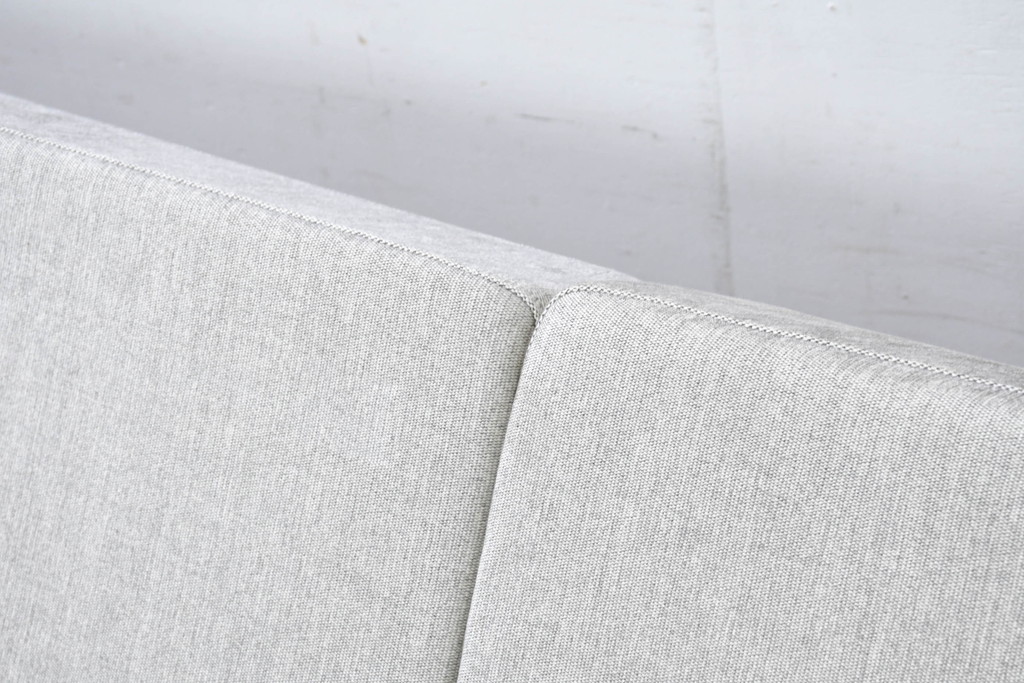 中古　BoConcept(ボーコンセプト)　Anders Norgaard(アンダース・ノルガード)デザイン　I.D.V.2(アイディーヴィーツー)　快適な座り心地と高級感ある空間を演出してくれる2.5人掛けソファ(2.5P、アームソファ、北欧)(定価約22万円)(R-081784)