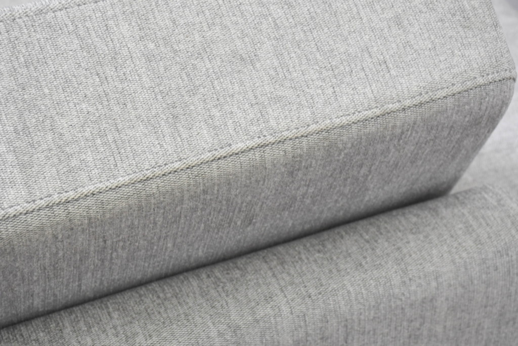  中古　BoConcept(ボーコンセプト)　Anders Norgaard(アンダース・ノルガード)デザイン　I.D.V.2(アイディーヴィーツー)　快適な座り心地と高級感ある空間を演出してくれる2.5人掛けソファ(2.5P、アームソファ、北欧)(定価約22万円)(R-081784)