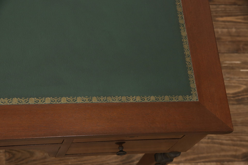 ヨーロッパヴィンテージ　スペイン家具　真鍮の飾り金具が個性あふれる、マホガニー材のレザートップデスク(机、在宅ワーク、在宅用テーブル)(R-051677)