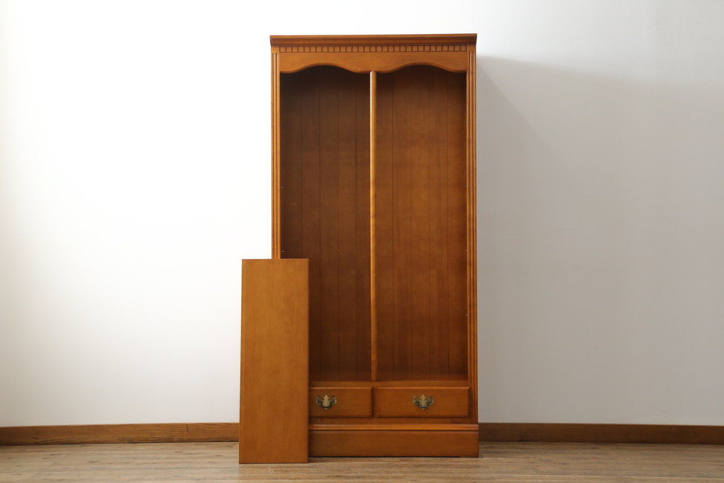 中古　横浜クラシック家具　ダニエル(daniel)　アーリーアメリカンシリーズ　A-211　扉のないデザインがすっきりとした印象の気品漂う本棚(ブックシェルフ、飾り棚、収納棚、オープンラック)(R-074674)
