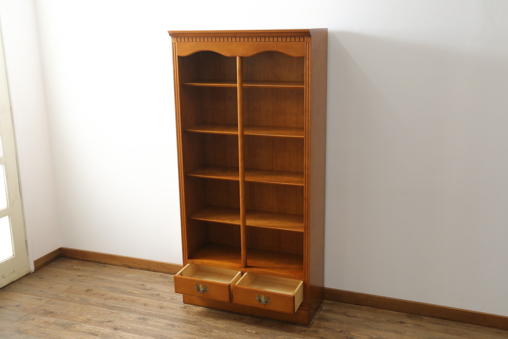 中古　横浜クラシック家具　ダニエル(daniel)　アーリーアメリカンシリーズ　A-211　扉のないデザインがすっきりとした印象の気品漂う本棚(ブックシェルフ、飾り棚、収納棚、オープンラック)(R-074674)