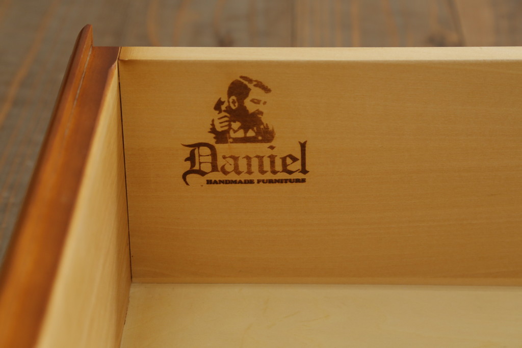 中古　横浜クラシック家具　ダニエル(daniel)　アーリーアメリカンシリーズ　A-211　扉のないデザインがすっきりとした印象の気品漂う本棚(ブックシェルフ、飾り棚、収納棚、オープンラック)(R-074674)