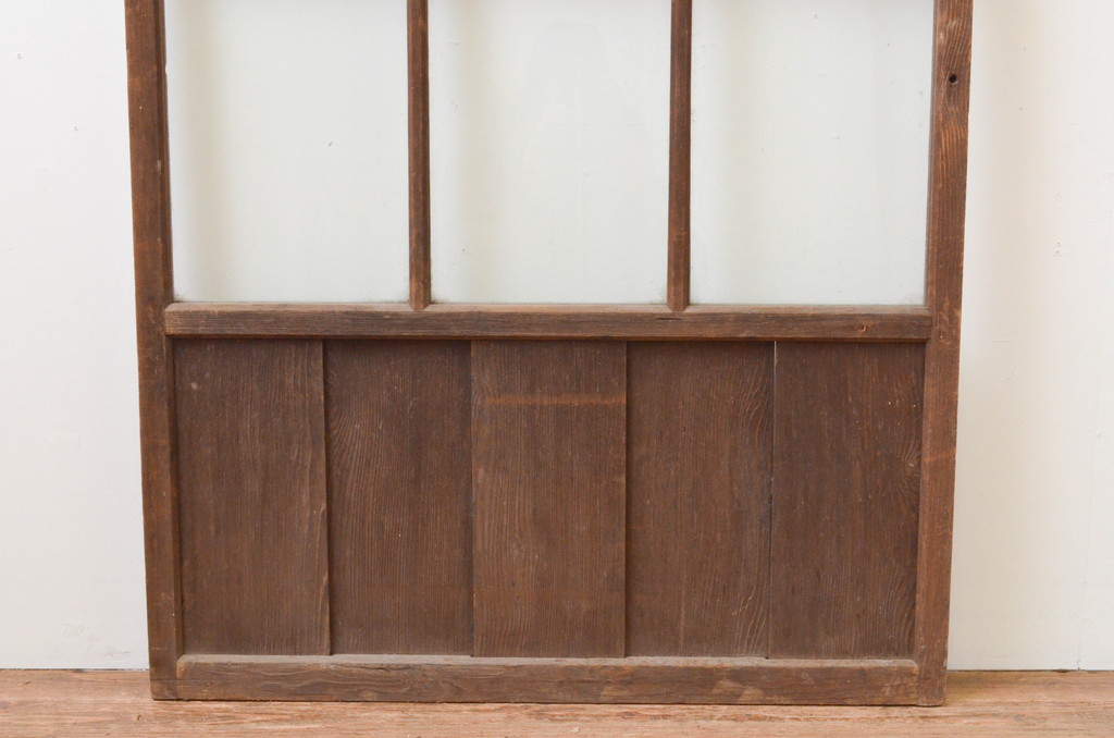 アンティーク建具　古い木味が魅力のマス目(升目)格子のガラス戸1枚(引き戸)(R-067341)
