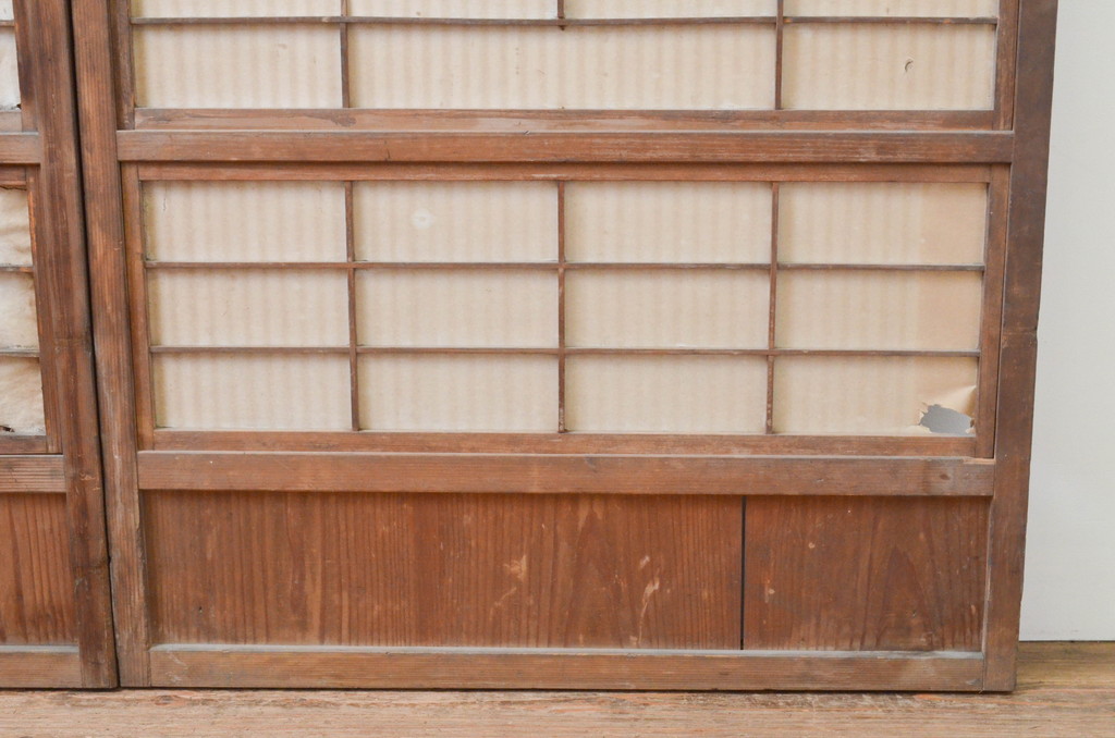 アンティーク建具　上品な佇まいが魅力の裏障子付き格子戸2枚セット(引き戸、障子戸)(R-067346)