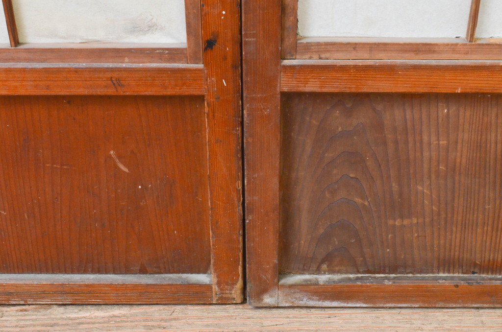 アンティーク建具　和の風情が感じられる裏障子付きの格子戸2枚セット(引き戸、ガラス帯戸、障子戸)(R-067347)
