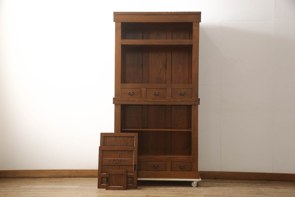 新古品　超美品　中古　楡(ニレ)材　総無垢材　品のある佇まいが魅力の三尺水屋箪笥(重ね箪笥、茶箪笥、戸棚、収納棚、食器棚、キャビネット)(定価約55万円)(R-067438)