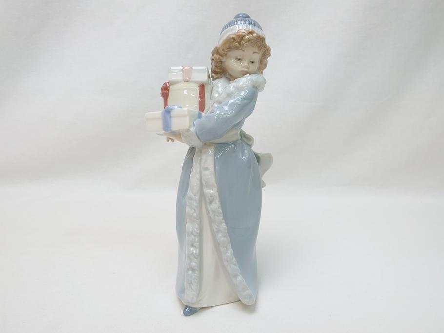 スペイン　リヤドロ　LLADRO　NAO　1985　Christmas Time 少女　フィギュリン(箱なし、陶器人形、置物、オブジェ、クリスマス、女の子、プレゼント)(R-062920)