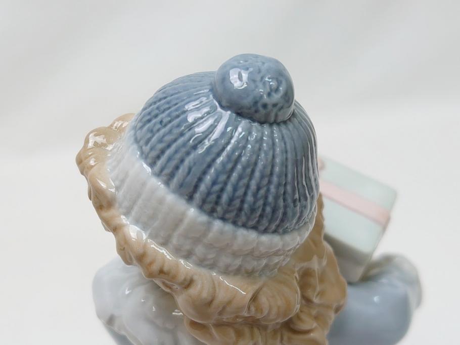 スペイン　リヤドロ　LLADRO　NAO　1985　Christmas Time 少女　フィギュリン(箱なし、陶器人形、置物、オブジェ、クリスマス、女の子、プレゼント)(R-062920)