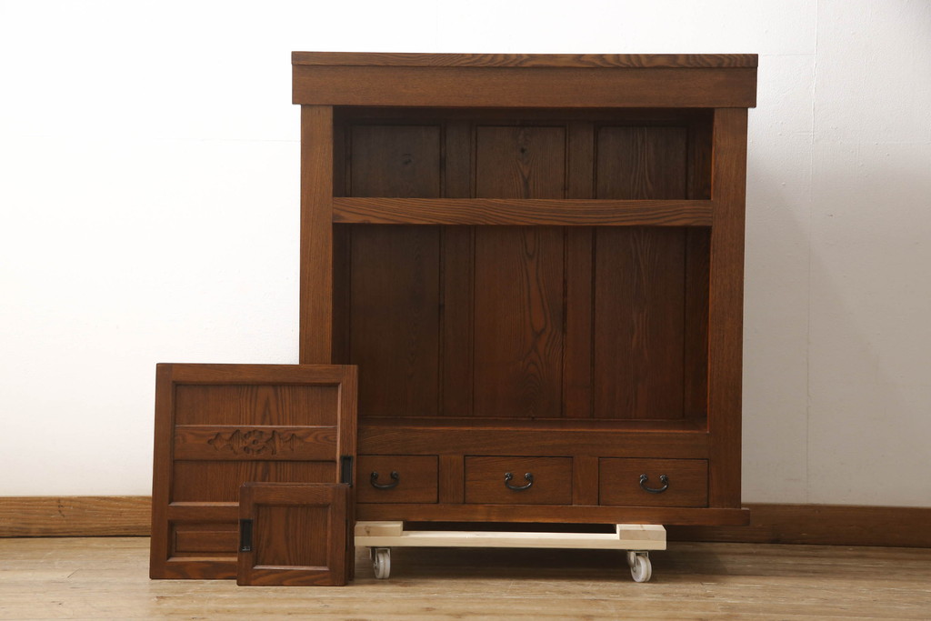新古品　超美品　中古　楡(ニレ)材　総無垢材　品のある佇まいが魅力の水屋箪笥サイドボード(サイドキャビネット、茶箪笥、戸棚、収納棚)(R-067439)
