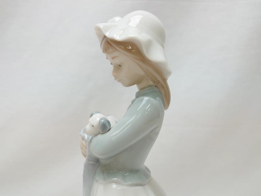  	スペイン　リヤドロ　LLADRO　NAO　Girl With Puppy(子犬を抱く少女)　フィギュリン(箱なし、陶器人形、置物、オブジェ、女の子、犬)(R-062951)