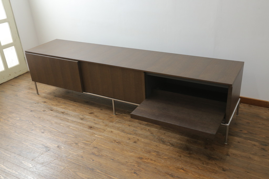 中古　美品　B&B　イタリア　DOMUS(ドムス)　スタイリッシュなデザインでモダンな空間を演出する特大サイズのテレビボード(テレビ台、リビングボード、ローボード)(定価約190万円)(R-055283)