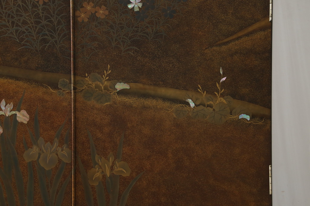 中古　美品　最高級　総漆塗り　まるで絵画のような前面蒔絵と螺鈿細工の意匠が楽しめる洋服タンス(ワードローブ、衣装箪笥、収納棚)(定価約400万円)(R-057976)