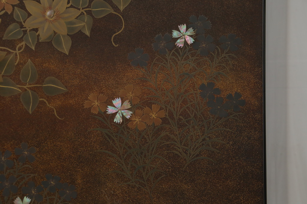 中古　美品　最高級　総漆塗り　まるで絵画のような前面蒔絵と螺鈿細工の意匠が楽しめる洋服タンス(ワードローブ、衣装箪笥、収納棚)(定価約400万円)(R-057976)