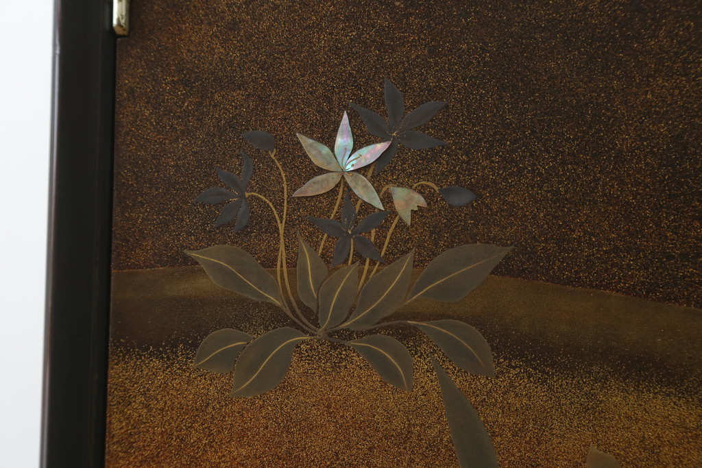 中古　美品　最高級　総漆塗り　まるで絵画のような前面蒔絵と螺鈿細工の意匠が楽しめる洋服タンス(ワードローブ、衣装箪笥、収納棚)(定価約400万円)(R-057976)