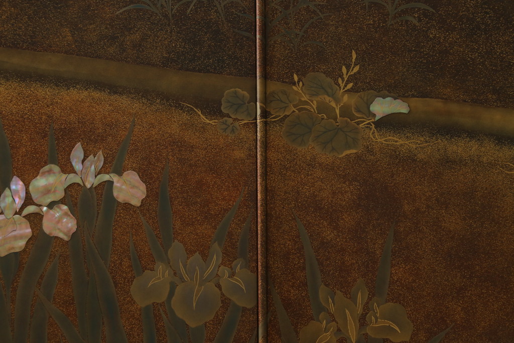 中古　美品　最高級　総漆塗り　まるで絵画のような前面蒔絵と螺鈿細工の意匠が楽しめる洋服タンス(ワードローブ、衣装箪笥、収納棚)(定価約400万円)(R-057976)
