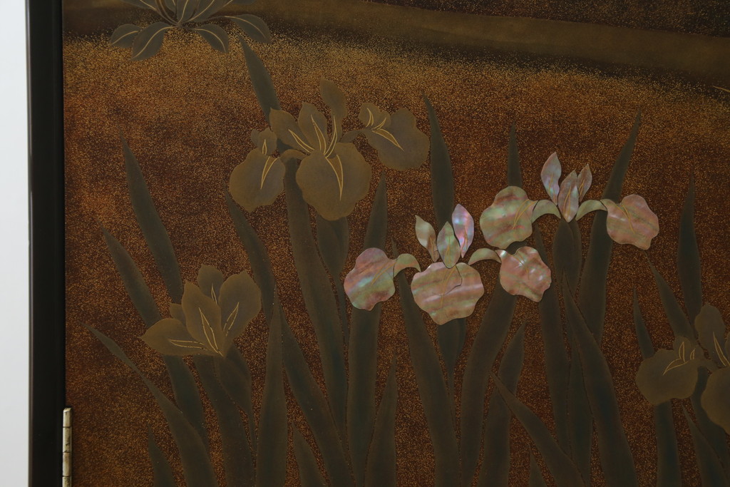 中古　美品　最高級　総漆塗り　まるで絵画のような前面蒔絵と螺鈿細工の意匠が楽しめる洋服タンス(ワードローブ、衣装箪笥、収納棚)(定価約400万円)(R-057976)