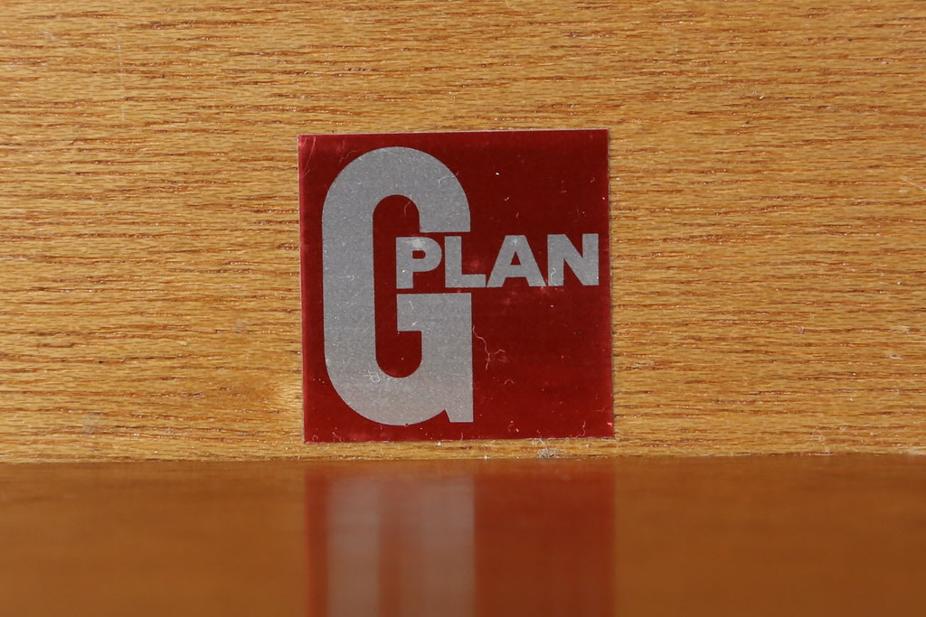 イギリスビンテージ　G-PLAN(ジープラン)　取っ手の形が個性的なチェスト(リビングボード、サイドボード、引き出し、ドロワー、サイドチェスト、北欧、英国、ヴィンテージ)(R-082065)