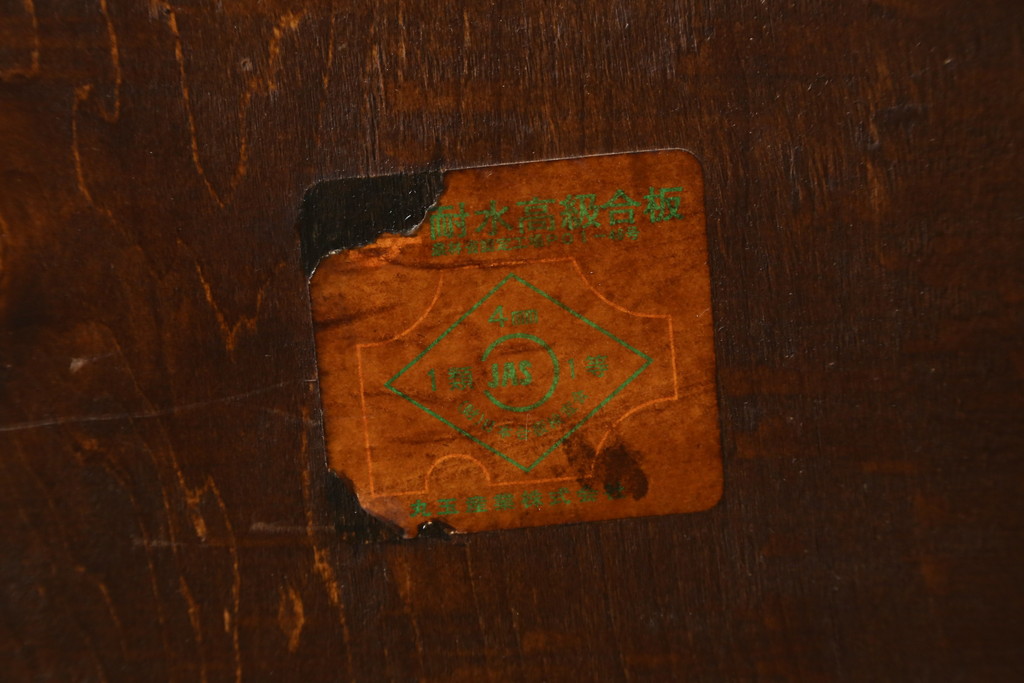 中古　美品　伝統工芸・軽井沢彫り　桜の彫り装飾を存分に楽しめるおすすめの飾り棚(茶棚、違い棚、収納棚、戸棚、引き出し)(R-079665)