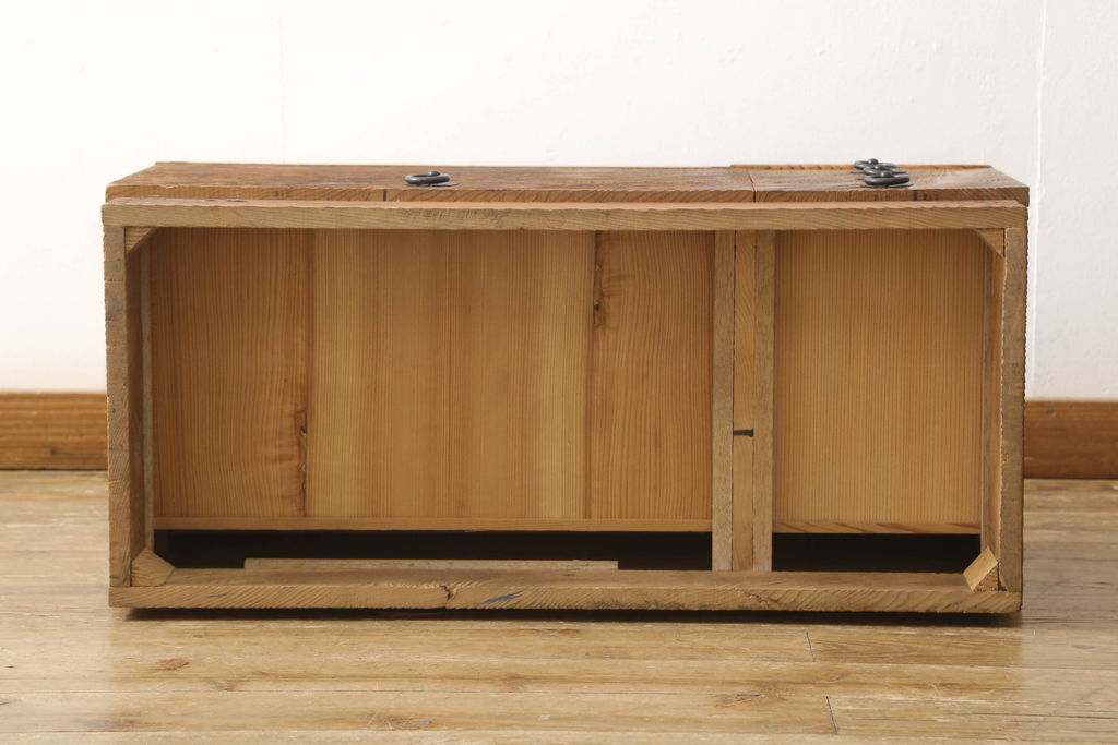 中古　工芸家具　高級杉材　浮造り仕上げ　浮き上がるくっきりとした木目が美しい長火鉢(囲炉裏、ローテーブル)(R-061309)