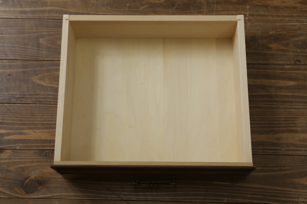中古　美品　カリモク家具(karimoku)　希少な廃番サイズ　domani(ドマーニ)　QUEENS　LIFE(クイーンズライフ)　エレガントなフルサイズのキャビネット(飾り棚、収納棚、戸棚、カップボード、キャビネット、キュリオケース、食器棚)(R-081614)
