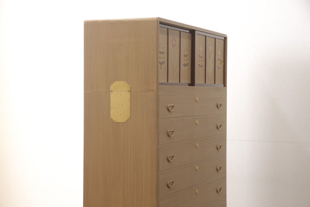 中古　美品　最高級　桐の松山(松山家具)　蒔絵入り　上質な和の空間づくりにおすすめの大阪泉州総桐箪笥(並厚、四方丸、総桐たんす、着物箪笥、衣装箪笥、整理タンス)(定価約250万円)(R-057660)