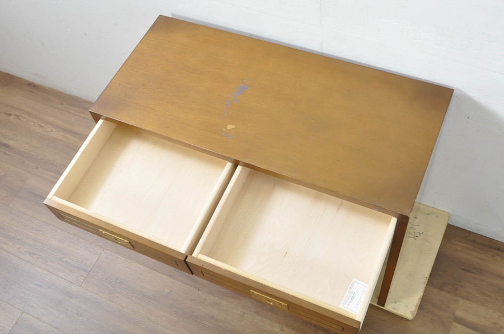 中古　カリモク家具(karimoku)　domani(ドマーニ)　Morganton(モーガントン)　希少なライトコニャック色　直線的でシンプルなデザインが取り入れやすいデスク(平机、在宅ワーク、在宅用ワークデスク、サイドボード)(定価約18万円)(R-080666)