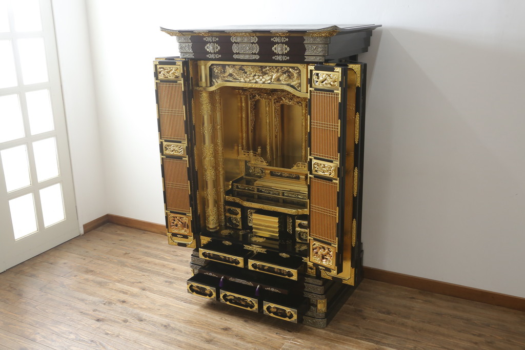 中古　未使用展示品　超美品!!　150代　三方開　総金　金仏壇　優しい雰囲気の色合いと細部まで造り込まれた意匠が魅力の仏壇(定価約265万円)(R-077787)