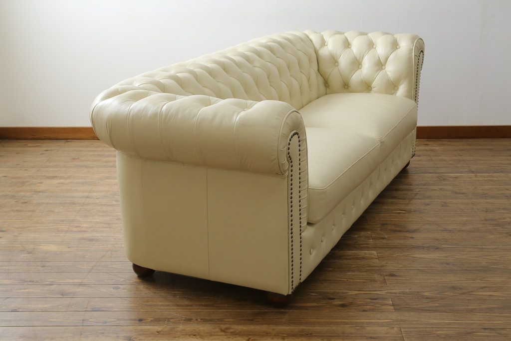 中古　超美品　ほぼ新品　入手困難商品　SUNTON(サントン)社　Huntington(ハンティントン)シリーズ　本革(レザー)　上質な空間づくりに取り入れたいチェスターフィールドソファ(2P、2.5P、3P、2人掛け、2.5人掛け、3人掛け)(R-082056)