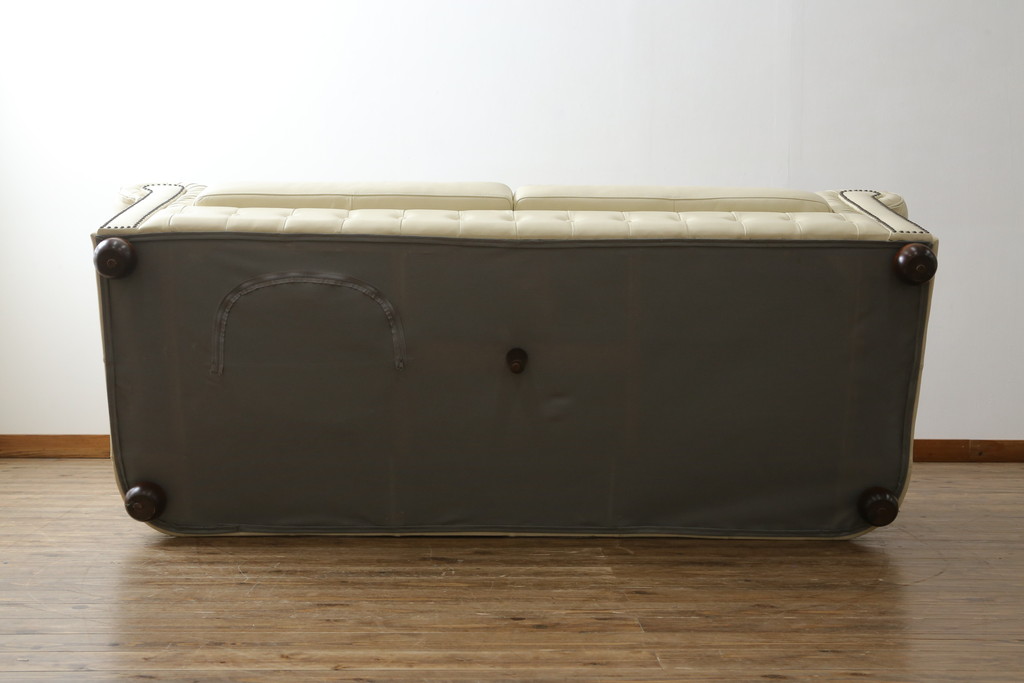 中古　超美品　ほぼ新品　入手困難商品　SUNTON(サントン)社　Huntington(ハンティントン)シリーズ　本革(レザー)　上質な空間づくりに取り入れたいチェスターフィールドソファ(2P、2.5P、3P、2人掛け、2.5人掛け、3人掛け)(R-082056)
