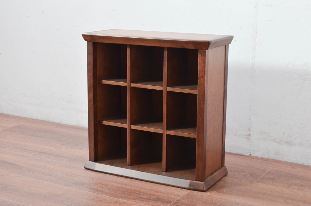 中古　未使用　展示品　新古品　職人手作り　シンプルなデザインが取り入れやすい小さなマス目棚(升目棚、オープンラック、シェルフ、収納棚、飾り棚、陳列棚)(R-081853)