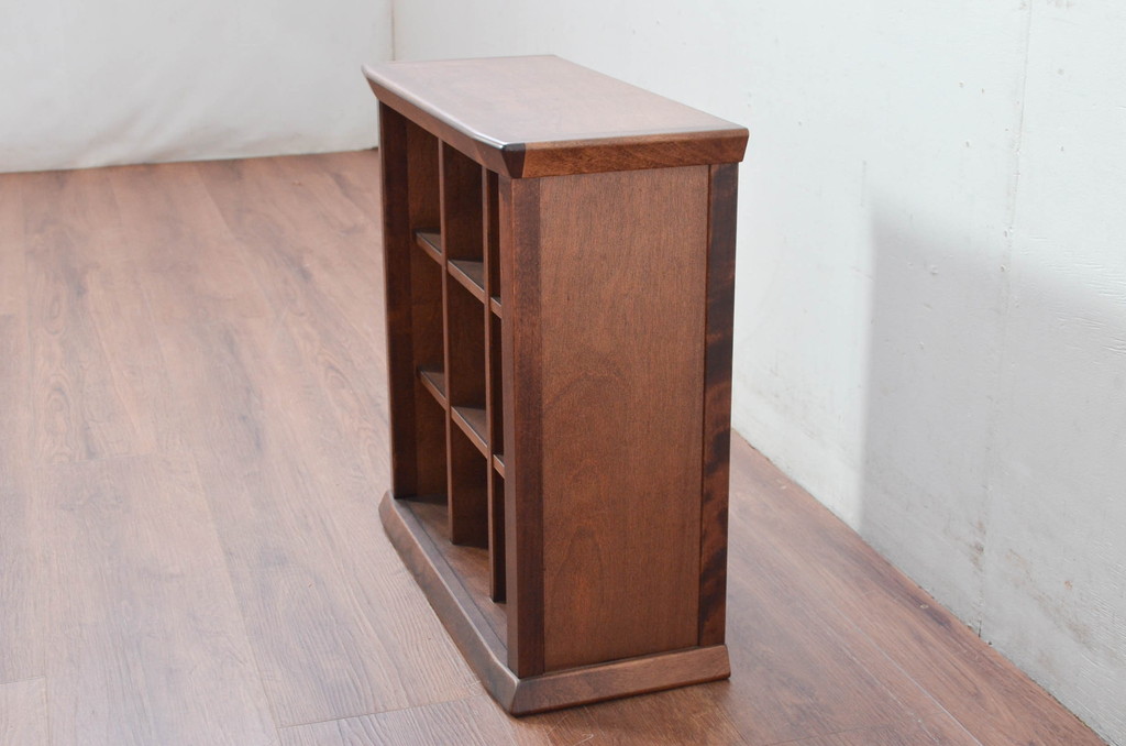 中古　未使用　展示品　新古品　職人手作り　シンプルなデザインが取り入れやすい小さなマス目棚(升目棚、オープンラック、シェルフ、収納棚、飾り棚、陳列棚)(R-081853)