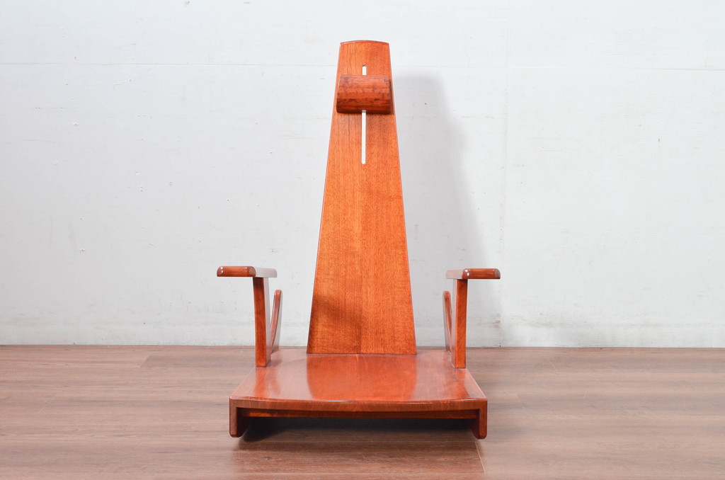 中古　未使用　展示品　新古品　岩手岩泉・純木家具　胡桃(クルミ)材　漆塗り　心地よい木の風合いが魅力的な安楽座椅子(ロッキングチェア、板座チェア、座椅子、揺りイス、アームチェア、椅子、イス)(定価約22万円)(R-081856)