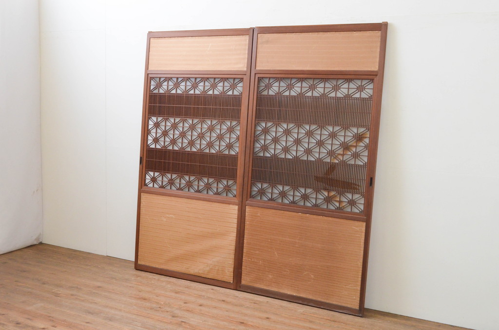 アンティーク建具　和の空間作りにもおすすめな組子格子入りの引き戸2枚セット(引き戸、ガラス戸)(R-067185)