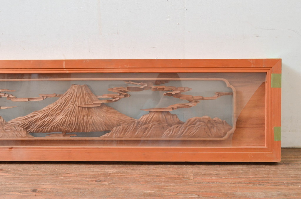 ビンテージ建具　特注品!!　両面ガラス　松に富士山　立派な彫刻が見事な分厚いフレームの彫刻欄間1枚(明り取り、明かり取り、ランマ、ヴィンテージ)(R-080506)