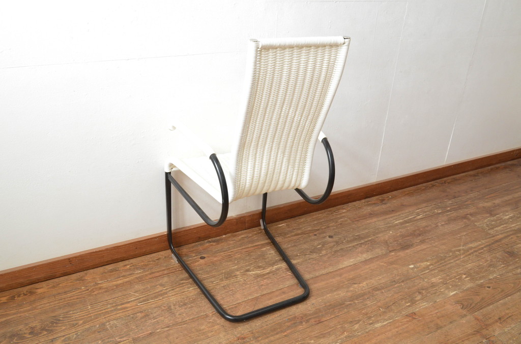 中古　極美品　ドイツ製　TECTA(テクタ)　モダンでクールなデザインがお洒落なアームチェア(椅子、イス、ワークチェア、ダイニングチェア)(定価約18万円)(R-066891)