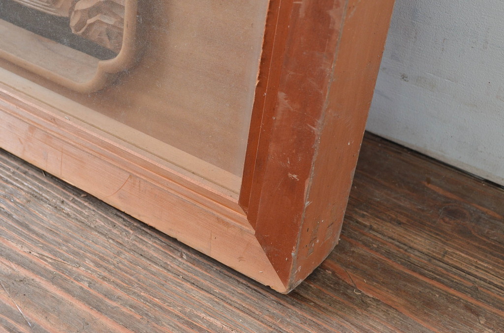 ビンテージ建具　特注品!!　両面ガラス　松の木と風情ある風景の彫刻が見事な分厚いフレームの彫刻欄間1枚(明り取り、明かり取り、ランマ、ヴィンテージ)(R-080507)