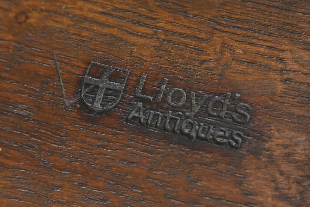 イギリスアンティーク　Lloyd's Antiques(ロイズ・アンティークス)取り扱い　オーク材・総無垢材　ツイストレッグがおしゃれな小振りサイズのドローリーフテーブル(ダイニングテーブル、エクステンションテーブル、2人掛け、4人掛け、6人掛け、食卓、英国)(R-080123)