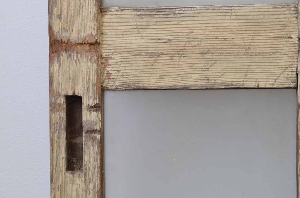 アンティーク建具　ペイント仕上げ限定　レトロな雰囲気が漂う玄関引き戸2枚セット(玄関戸、ガラス戸、格子戸)(R-067195)