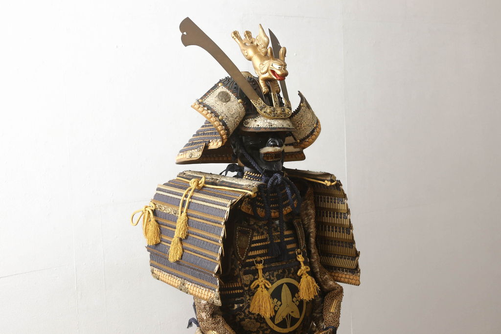 全長170cm　荘厳で迫力に満ちた等身鎧(兜、甲冑、鎧立て、箱付き、五月人形、子供の日、端午の節句、武者人形、家紋、丸に沢瀉)(R-061341)