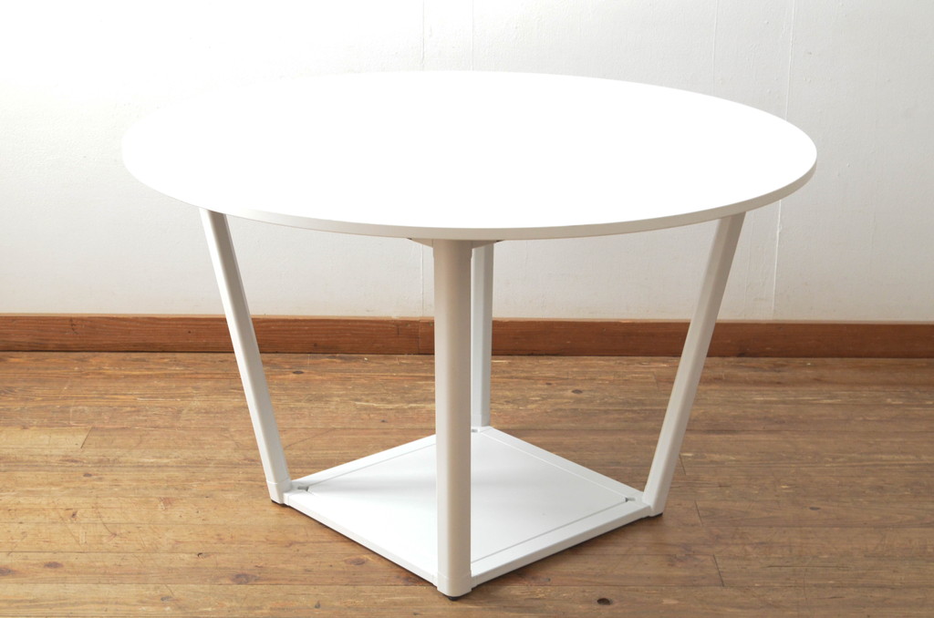 中古　短期展示品　極美品　コクヨ(KOKUYO)　リージョン(Region)　ボックス脚 円形テーブル(LT-RGC12M)　グレインドホワイト　シンプルですっきりとした佇まいが魅力のミーティングテーブル(オフィスデスク、会議テーブル、ラウンドテーブル、丸テーブル、ワークデスク)(定価約15万9千円)(R-066885)