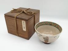 野々村仁清作　京焼　色絵　金彩　松竹梅文　人物　3.6寸　約11cm　抹茶茶碗(共箱付き、三寸六分、作家物、和食器)(R-063076)