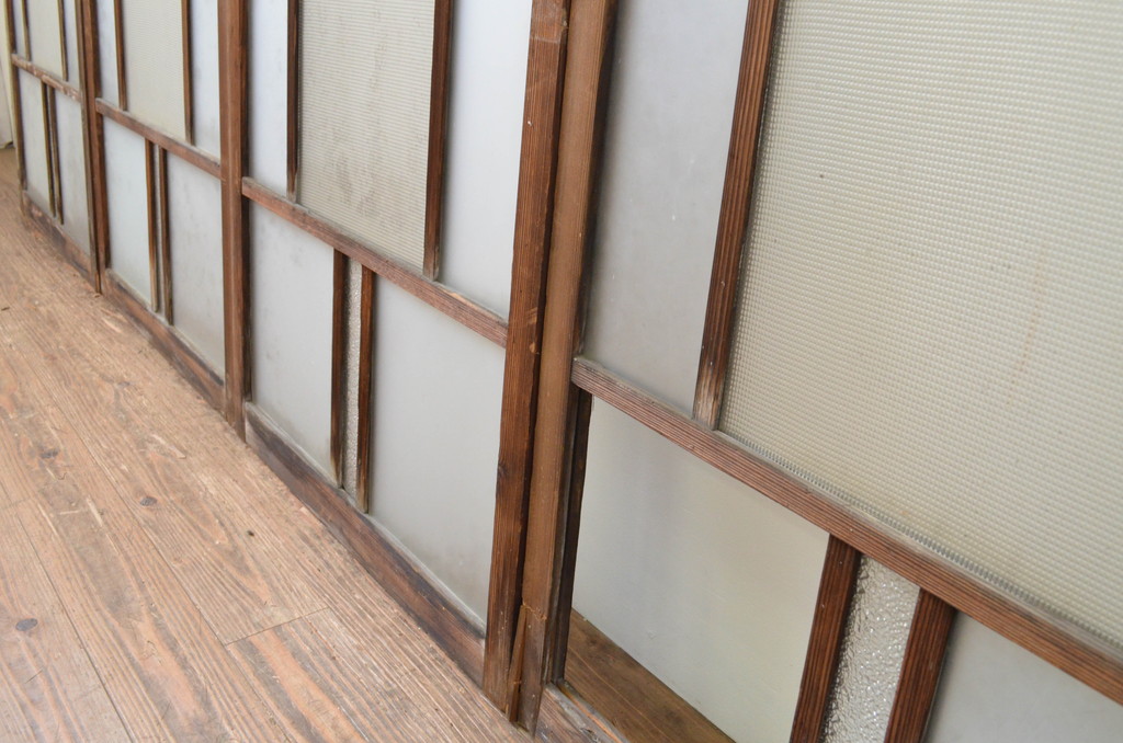 アンティーク建具　大正ロマン　ノスタルジックな雰囲気漂う幅狭ガラス窓4枚セット(引き戸、ガラス戸)(R-067205)