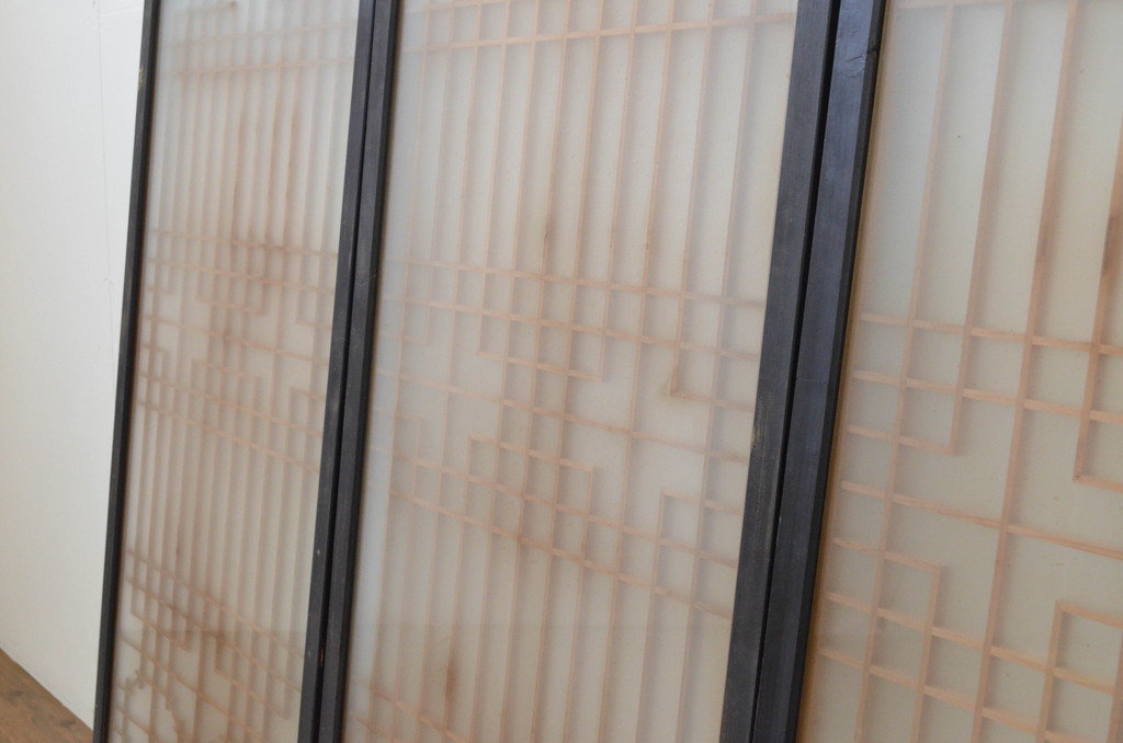 アンティーク建具　上質な和の空間作りにおすすめな両面ガラスの書院戸4枚セット(引き戸、ガラス戸、窓、組子入り)(R-067209)