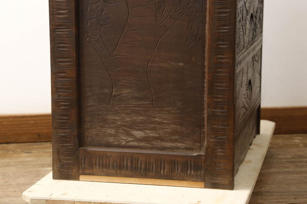 中古　軽井沢彫り　満開の桜の彫刻が見事なチェスト(和たんす、引き出し、衣装箪笥、整理箪笥、サイドチェスト)(R-061406)