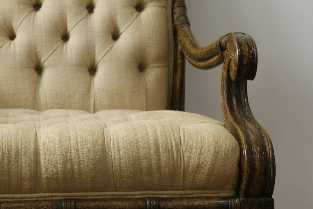 中古　美品　イギリス高級家具　THEODORE ALEXANDER(セオドア・アレキサンダー)　なめらかな曲線の猫脚が優美なアームチェア(椅子、イス、イージーチェア、サロンチェア、1Pソファ、1人掛けソファ、英国)(R-075626)