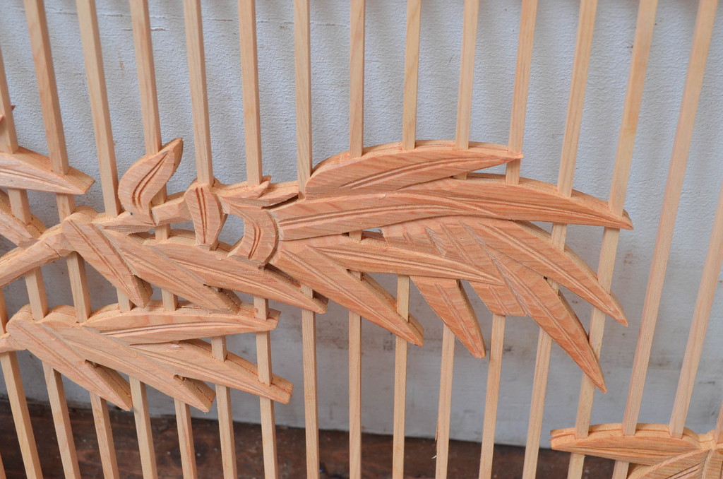 ビンテージ建具　松竹梅の彫刻が入った縁起の良い筬欄間2枚セット(格子欄間、間明かり取り、明り取り、オサランマ、おさらんま、ヴィンテージ)(R-080522)