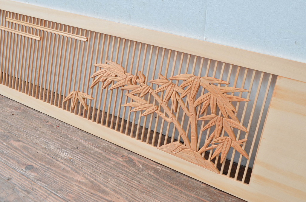 ビンテージ建具　松竹梅の彫刻が入った縁起の良い筬欄間2枚セット(格子欄間、間明かり取り、明り取り、オサランマ、おさらんま、ヴィンテージ)(R-080522)