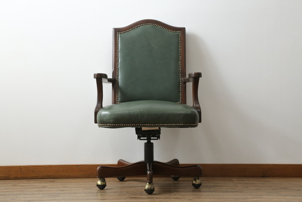 中古　美品　DREXEL HERITAGE(ドレクセルヘリテイジ)　本革　高級感ある佇まいが目を引くレザーデスクチェア(アームチェア、オフィスチェア、回転チェア)(R-058793)