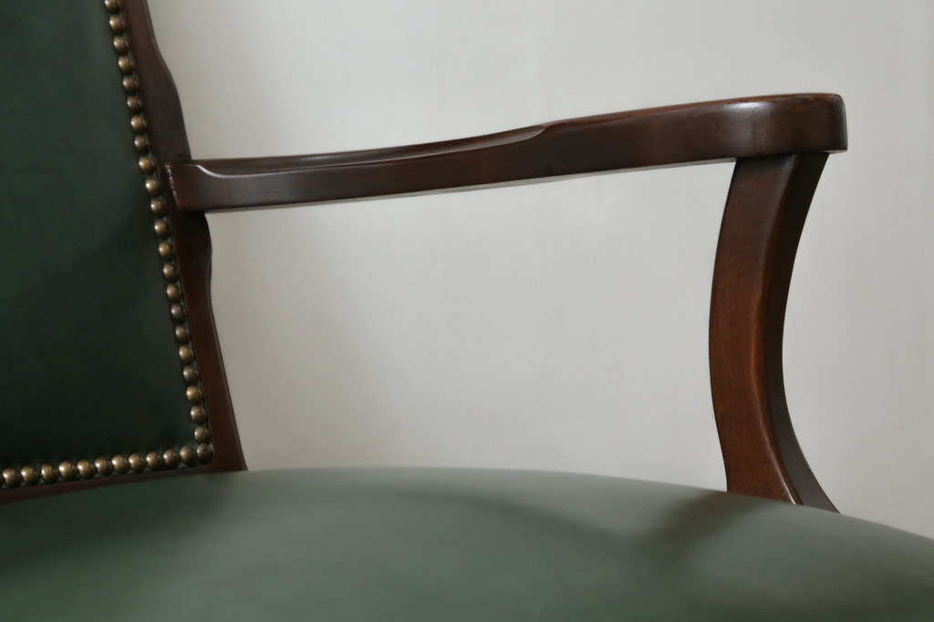 中古　美品　DREXEL HERITAGE(ドレクセルヘリテイジ)　本革　高級感ある佇まいが目を引くレザーデスクチェア(アームチェア、オフィスチェア、回転チェア)(R-058793)